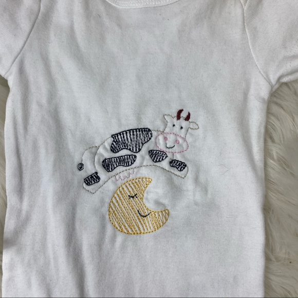 Carter’s cow jumped over the moon one piece - Picture 3 of 4